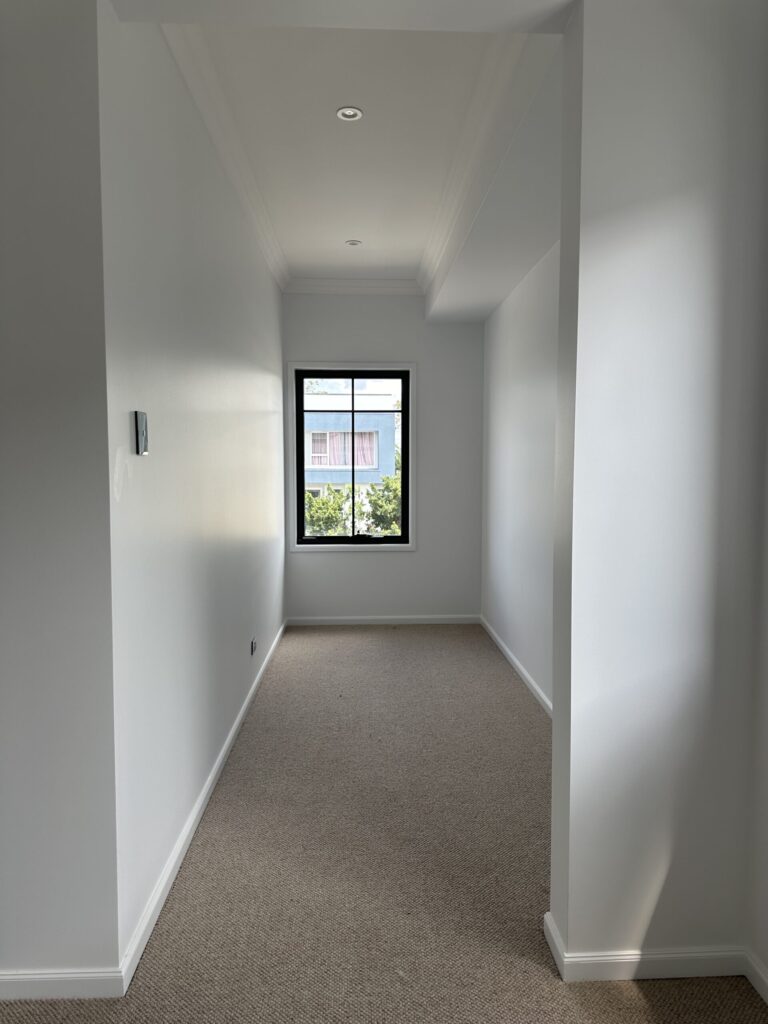 Polyester Room (1)